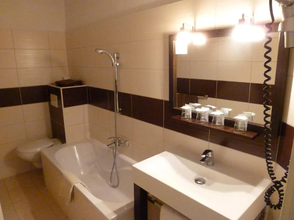 Hotel De Verdun Nice 2*,