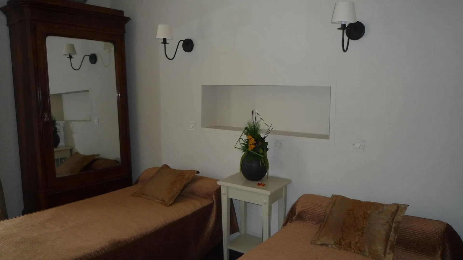 Hotel De Verdun Nice 2*,
